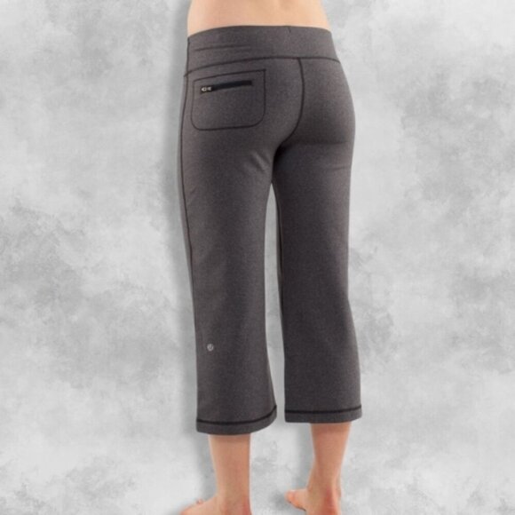 Lululemon Capri Pants Adjustable Drawstring Wide Leg Back Zip Pocket Gray Size 6 - Picture 2 of 5
